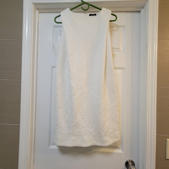 NATORI TEXTURED COTTON JACQUARD SHIFT DRESS. - Picture 3 of 13